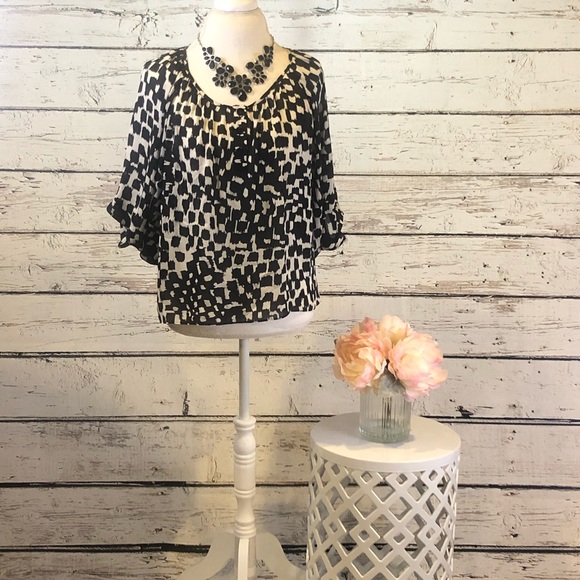 Dress Barn Tops - Dressbarn blouse size S EUC